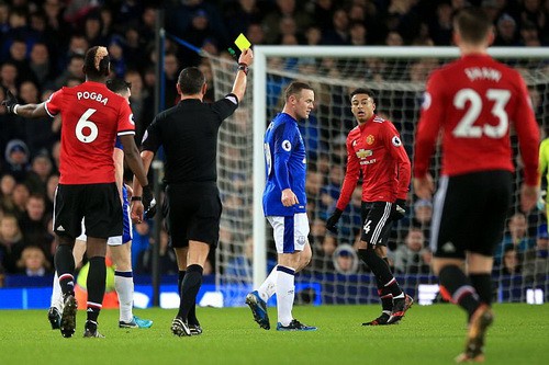 Man United trở lại ngôi nhì, Mourinho đá xoáy Scholes - Ảnh 6.