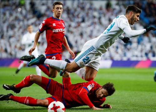 Khán giả tẩy chay, Real Madrid bị đối thủ hạng Nhất cầm chân - Ảnh 2.