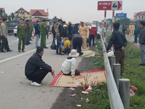 Tài xế nghiện: Không để doanh nghiệp phủi tay - Ảnh 1.