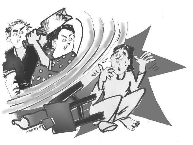 Cái kết của các bà hàng xóm trút lửa giận lên nhau! - Ảnh 1. Cái kết của các bà hàng xóm trút lửa giận lên nhau! - Ảnh 1.