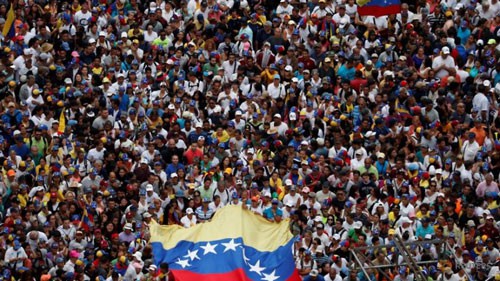 Venezuela căng thẳng nghẹt thở - Ảnh 1.
