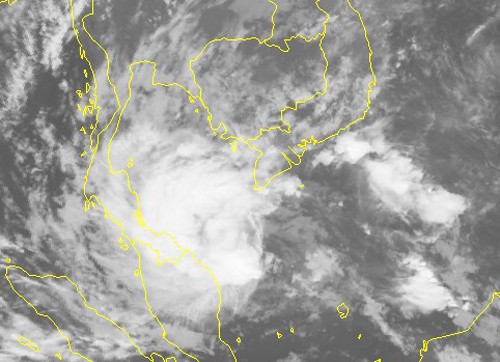 Bão số 1 giật cấp 11, cách mũi Cà Mau 240 km, sóng biển cao 2-5 m - Ảnh 2.