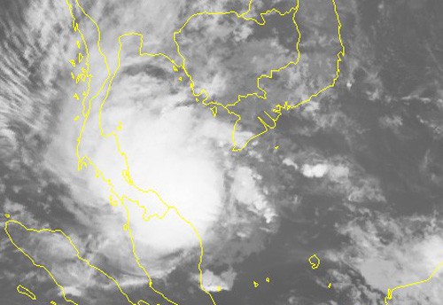 Bão số 1 giật cấp 11 cách mũi Cà Mau 240 km, Tây Nam Bộ mưa diện rộng - Ảnh 2.