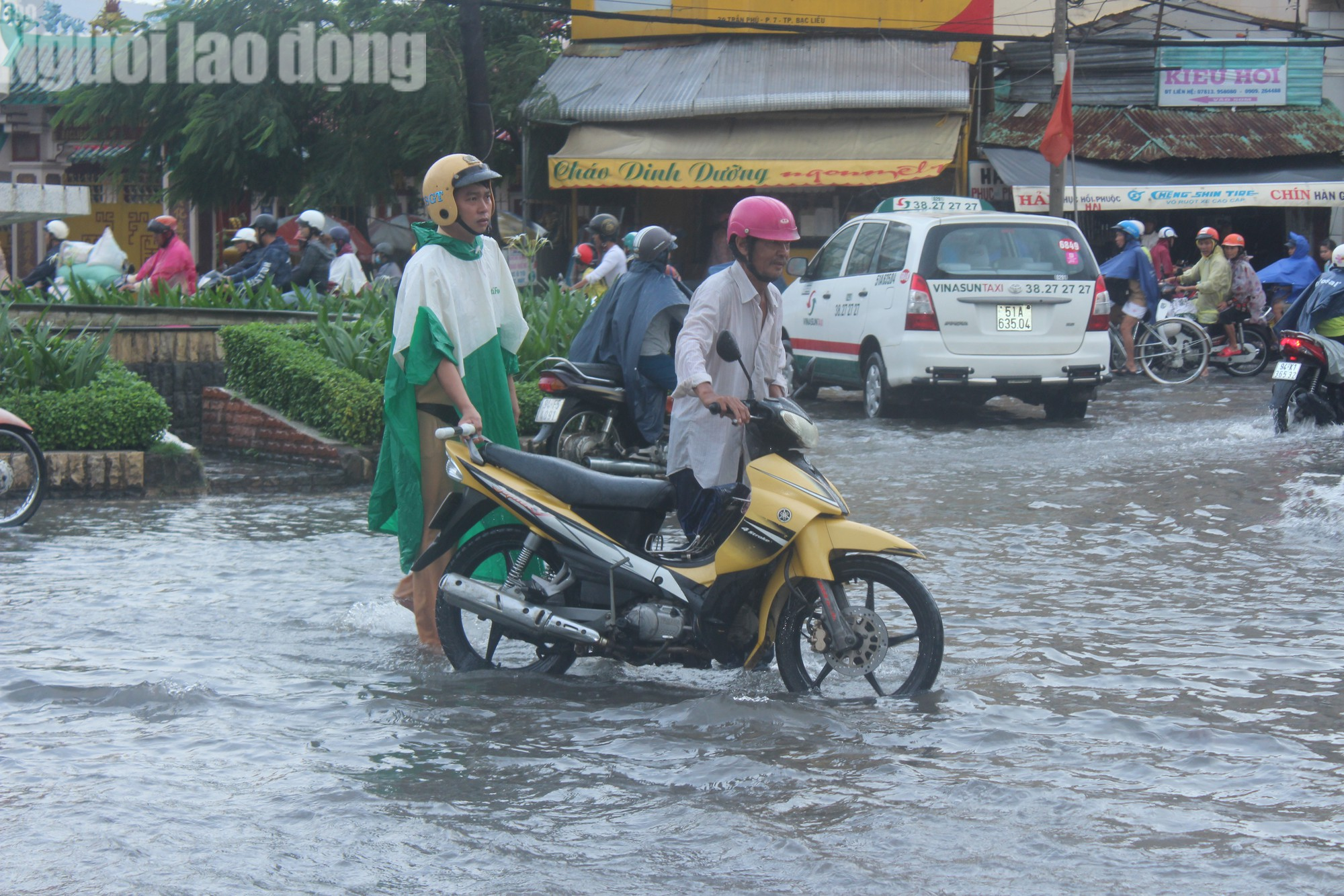 Bạc Liêu, Cà Mau ngập kỷ lục do ảnh hưởng bão số 1 - Ảnh 5.