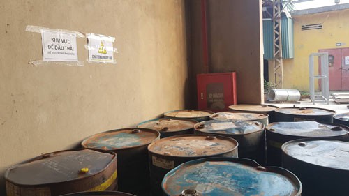 Nước sạch Sông Đà nhiễm dầu: Dầu thải của Công ty Gốm sứ Thanh Hà - Ảnh 1.