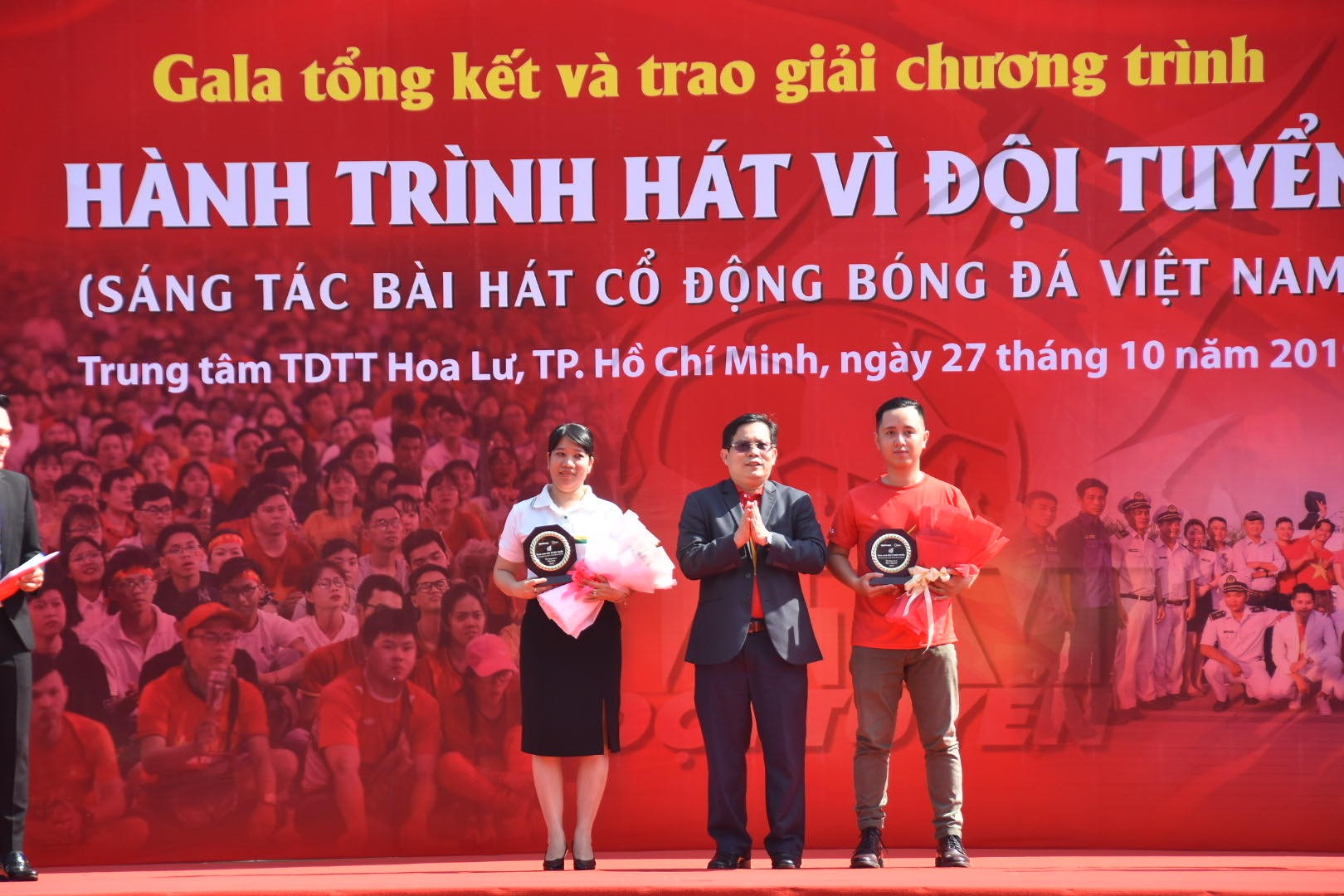 Hành trình hát vì đội tuyển: Ca khúc Khát khao Việt Nam giành giải nhất - Ảnh 8.