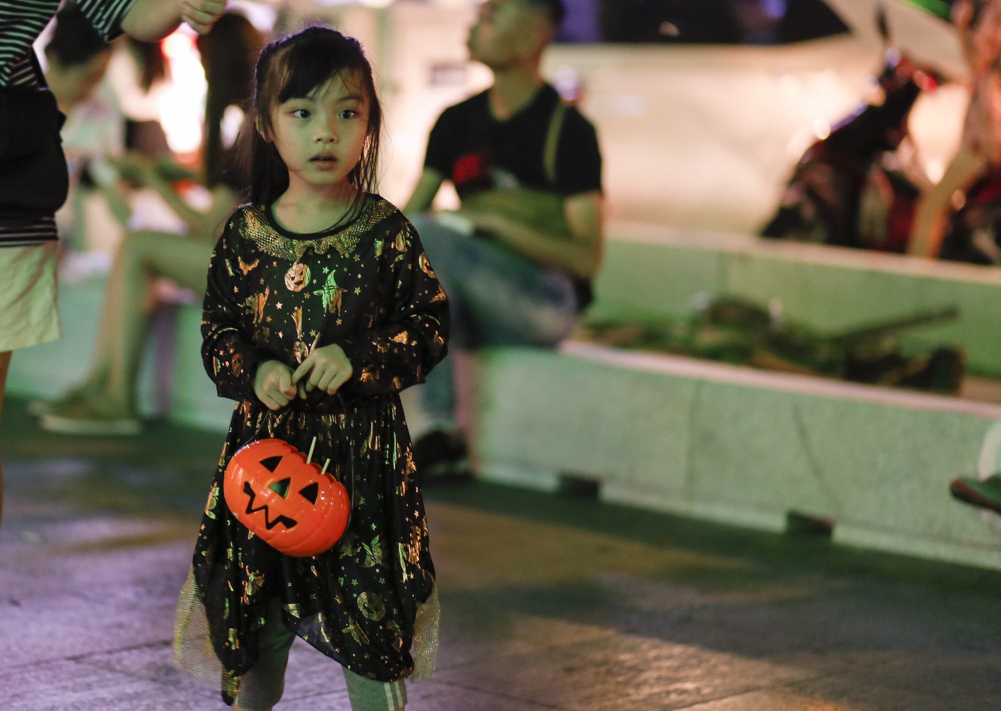 Giới trẻ TP HCM với những sắc thái mùa Halloween - Ảnh 11.