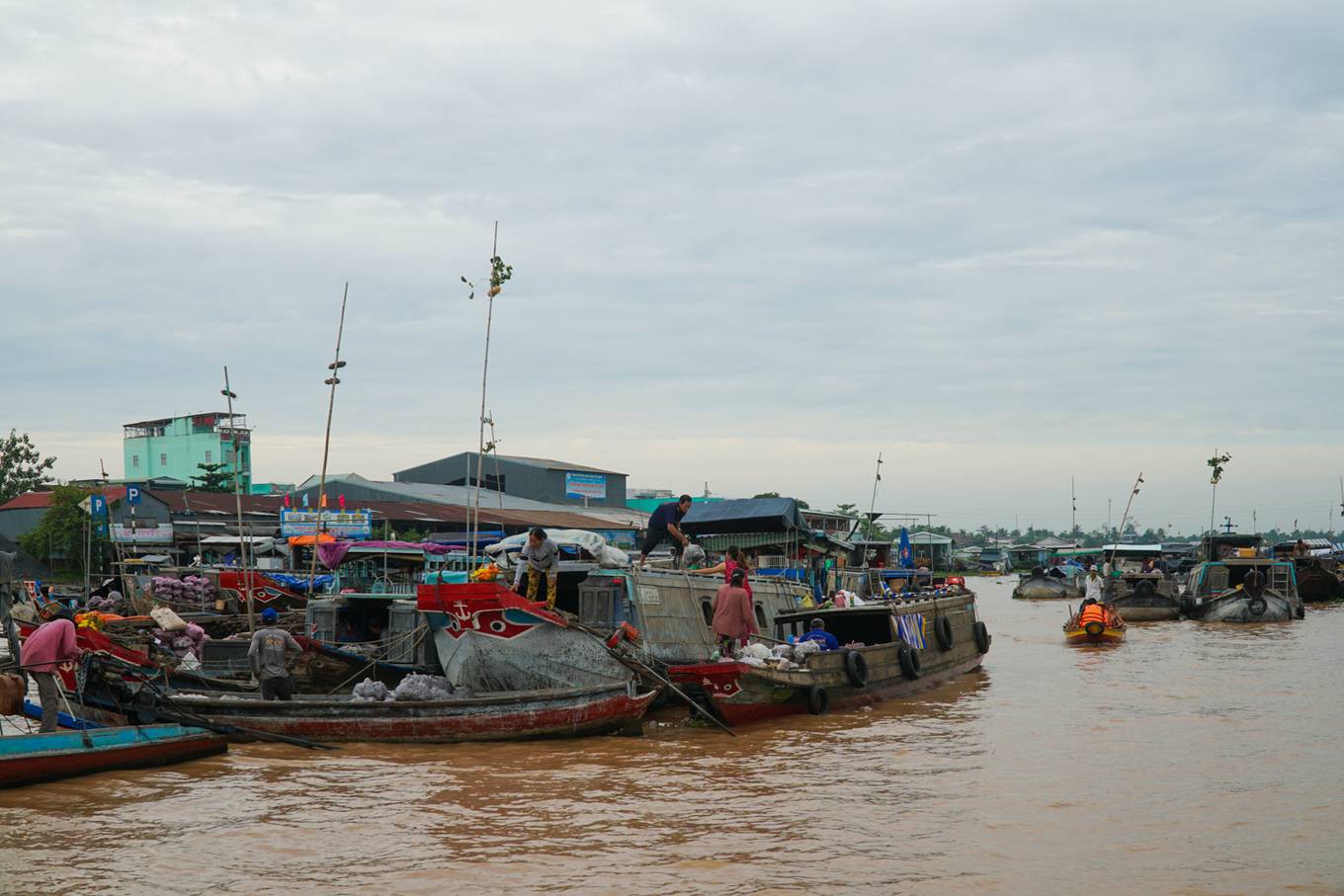 Cuối tuần check-in chợ nổi, hàng thốt nốt - Ảnh 7. Cuối tuần check-in chợ nổi, hàng thốt nốt - Ảnh 7.