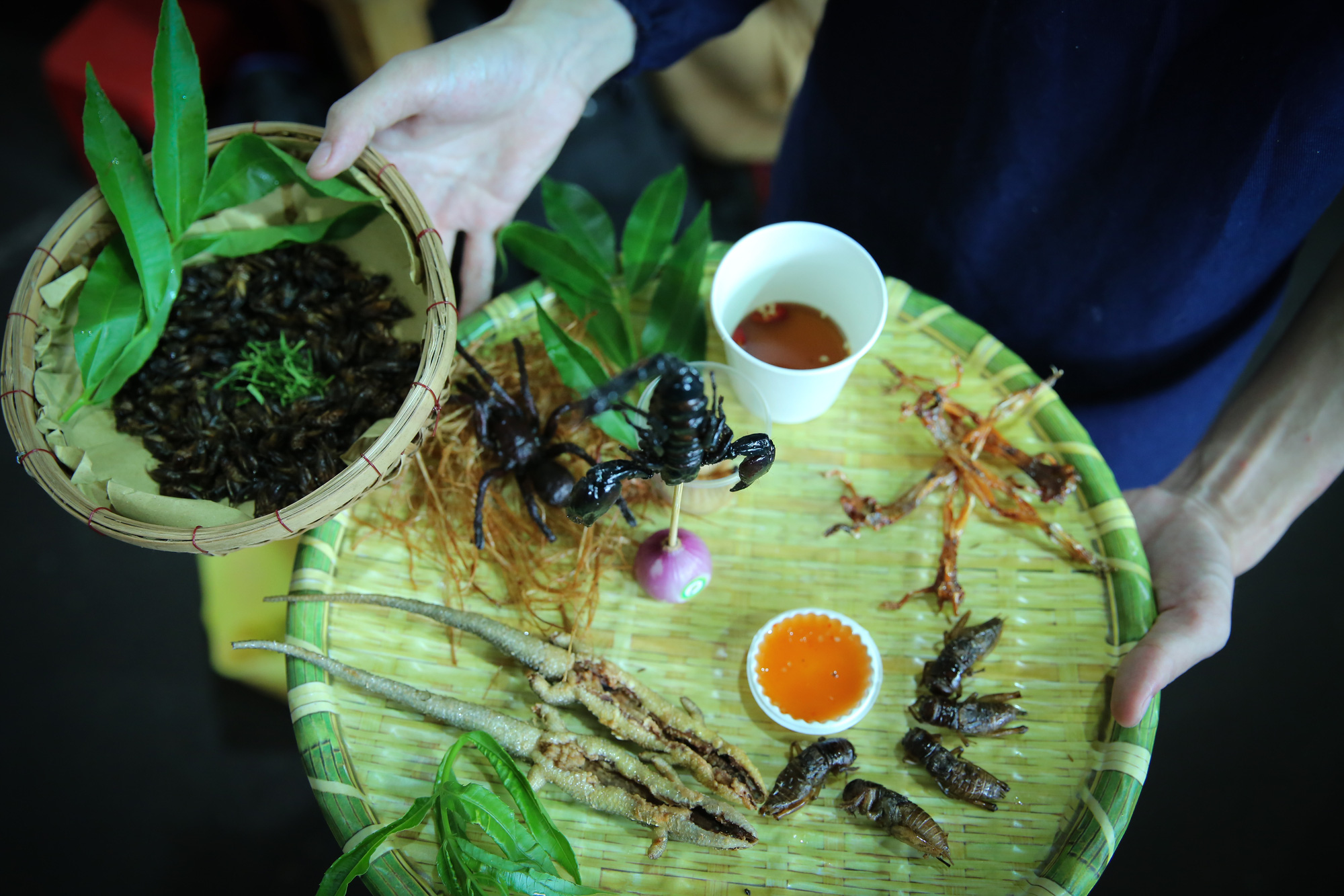Hàng loạt món ăn độc, lạ khắp châu Á hút giới trẻ TP HCM - Ảnh 11.