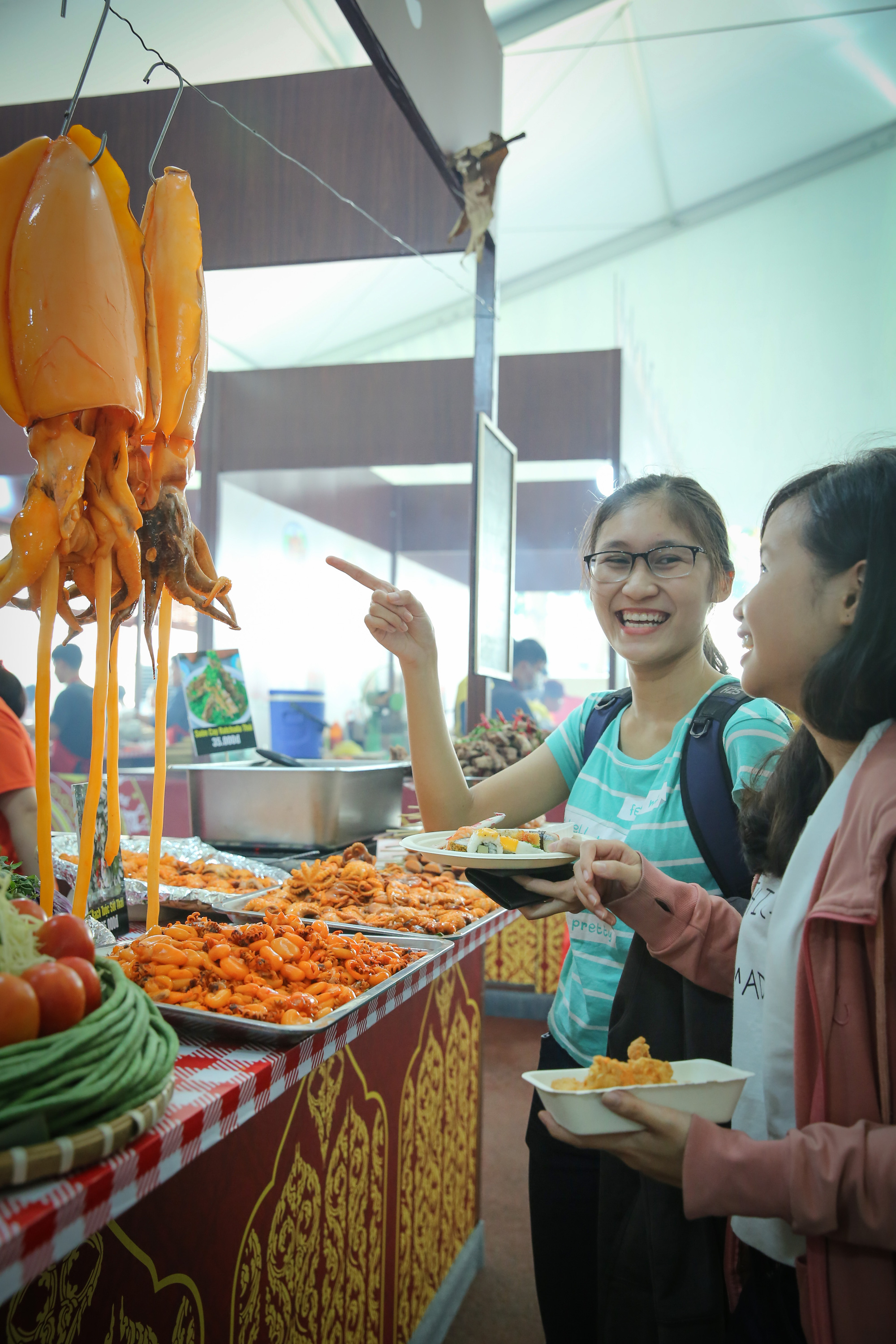 Hàng loạt món ăn độc, lạ khắp châu Á hút giới trẻ TP HCM - Ảnh 7.