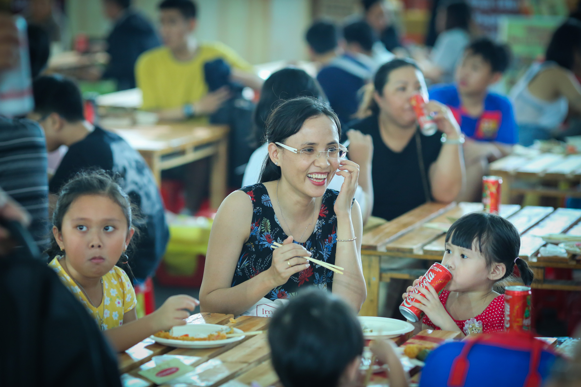 Hàng loạt món ăn độc, lạ khắp châu Á hút giới trẻ TP HCM - Ảnh 3.