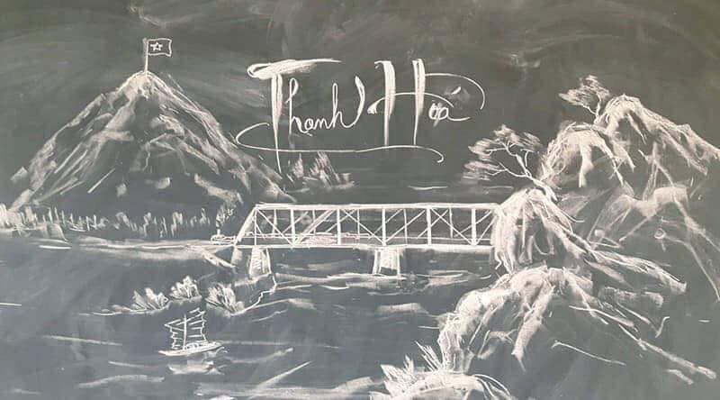 Thầy giáo vẽ tranh bằng phấn trắng trên bảng đen khiến học trò thích thú, cuốn hút mỗi giờ học - Ảnh 8.