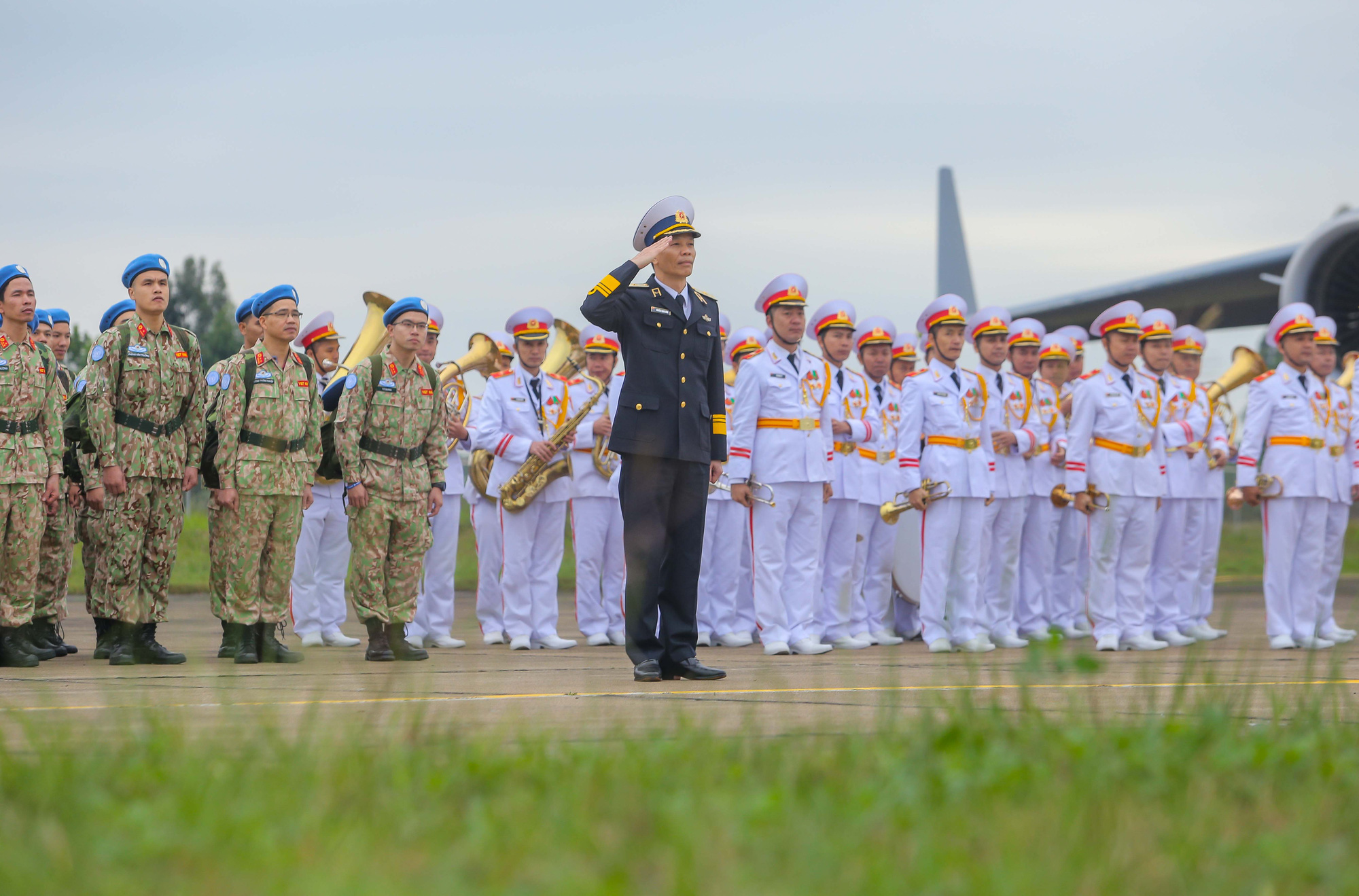 Cận cảnh ngựa thồ C-17 đưa Bệnh viện dã chiến lên đường gìn giữ hòa bình Liên Hiệp Quốc - Ảnh 13.