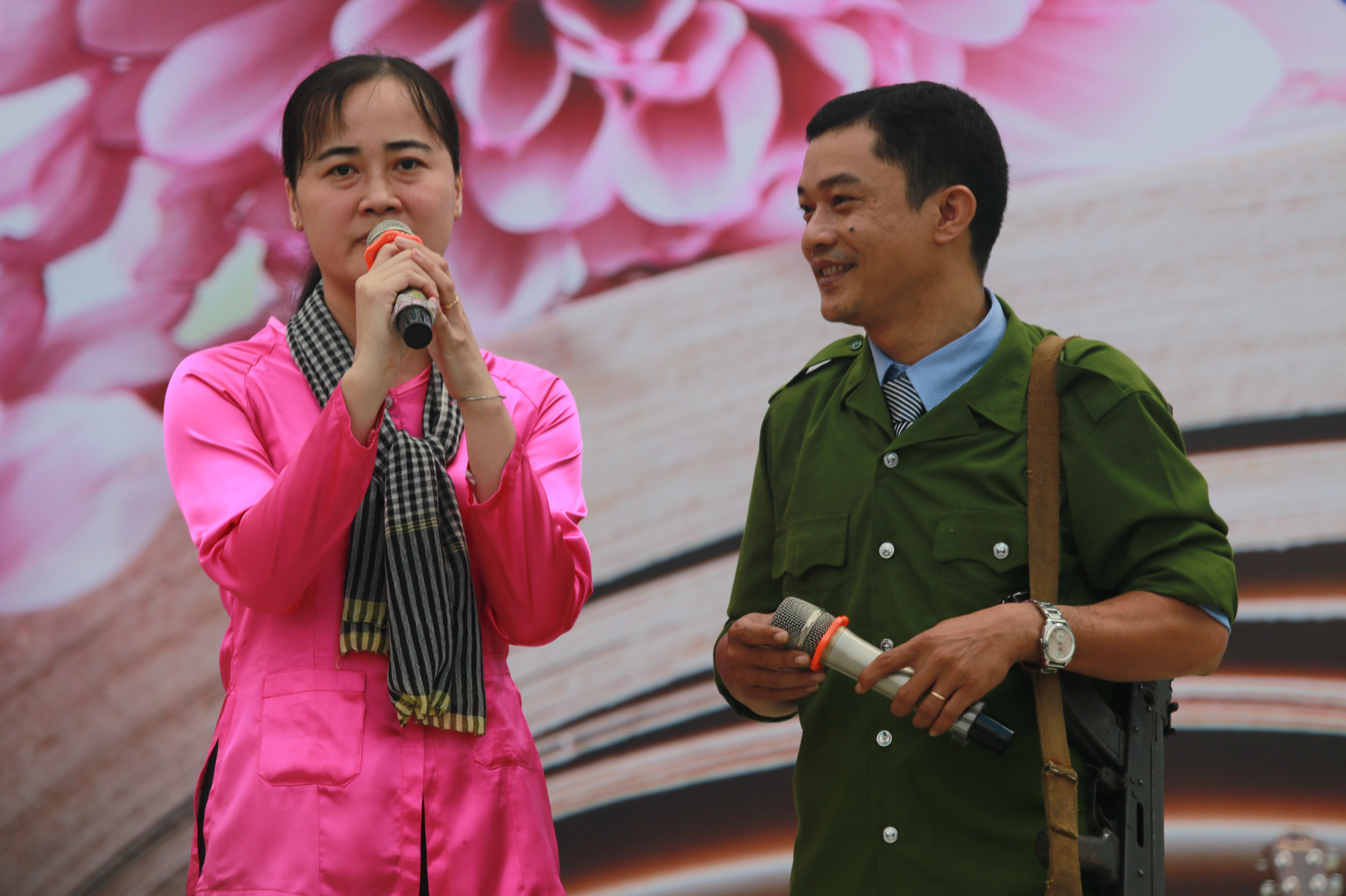 Những hình ảnh đẹp đốn tim trong ngày Nhà giáo Việt Nam - Ảnh 10.