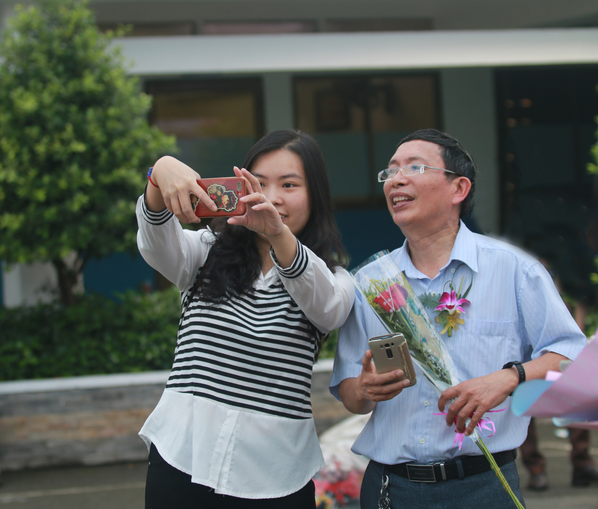 Những hình ảnh đẹp đốn tim trong ngày Nhà giáo Việt Nam - Ảnh 4.