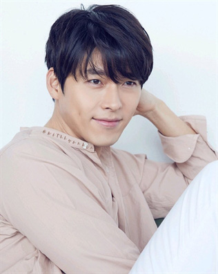 Nhan sắc của Hoàng tử màn ảnh Hyun Bin ở tuổi 37 - Ảnh 4.