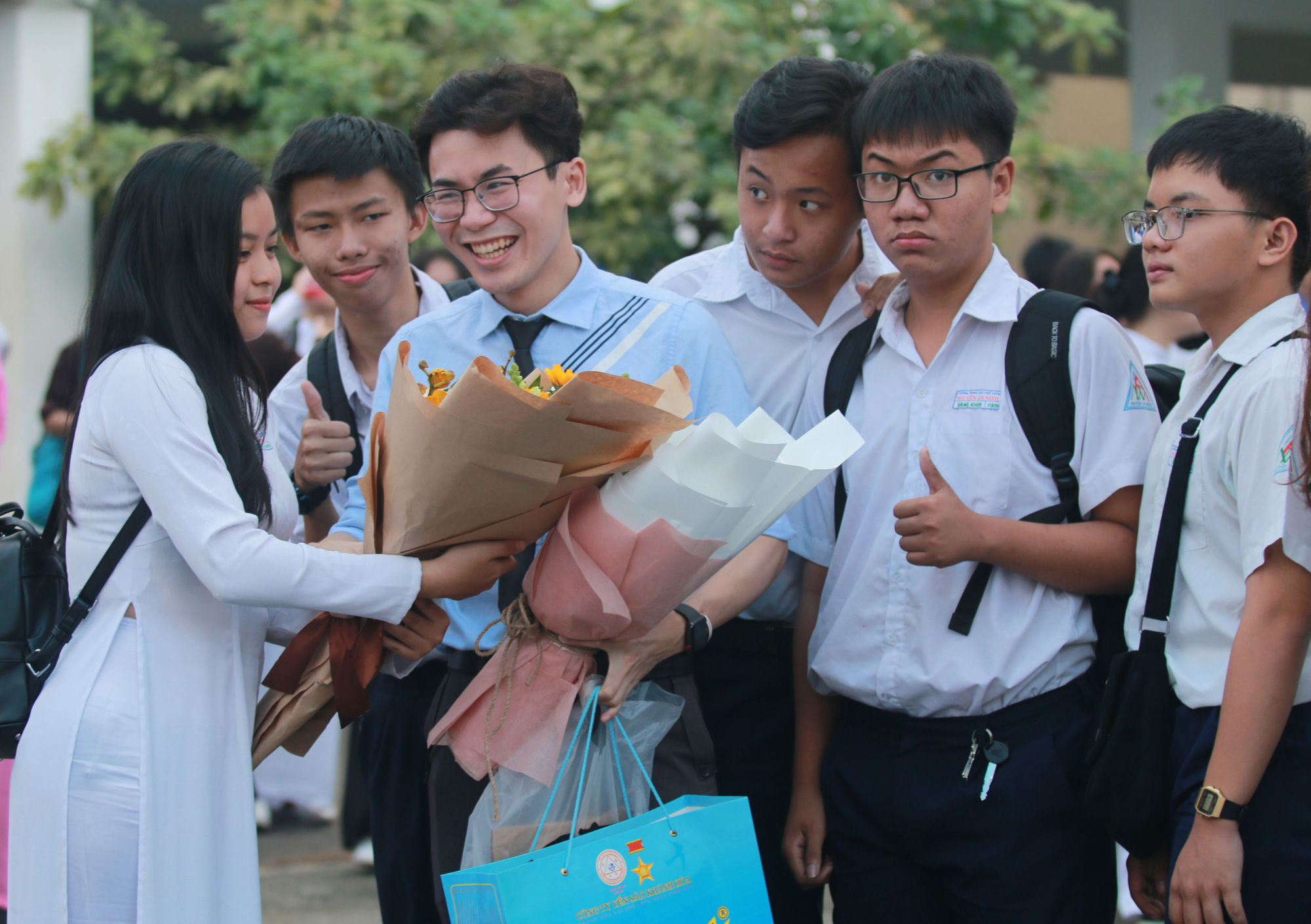 Những hình ảnh đẹp đốn tim trong ngày Nhà giáo Việt Nam - Ảnh 6.
