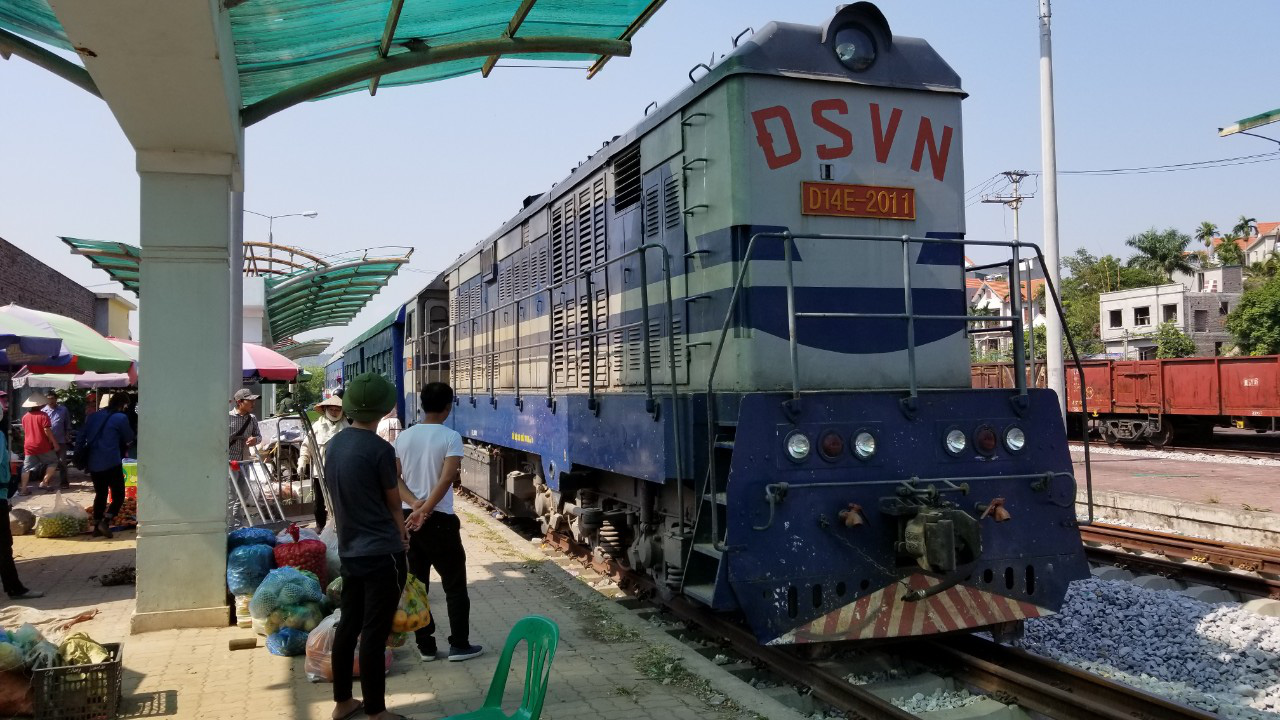 Đìu hiu tuyến đường sắt Yên Viên - Hạ Long, ngày chỉ chạy 1 chuyến phục vụ 30 tiểu thương - Ảnh 11.
