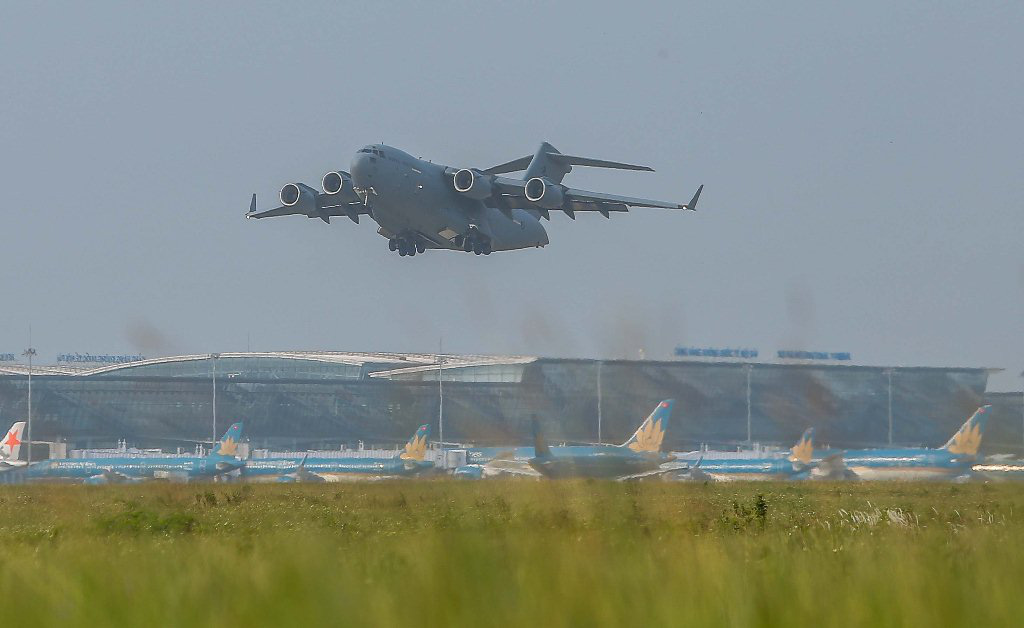 Cận cảnh ngựa thồ C-17 đưa bệnh viện dã chiến sang Nam Sudan làm nhiệm vụ gìn giữ hòa bình - Ảnh 18.