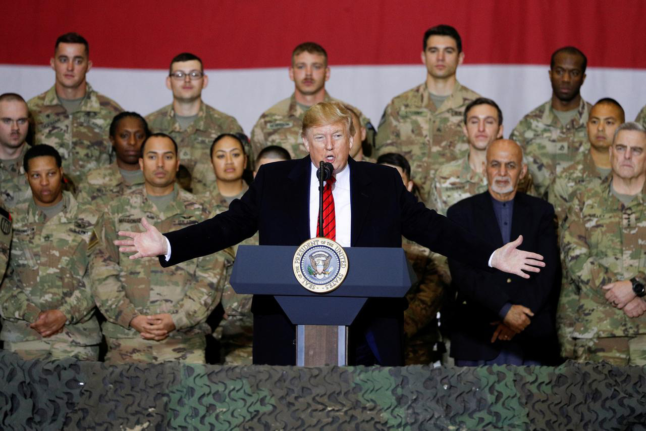 Ông Trump đến Afghanistan, có động thái bất ngờ về Taliban - Ảnh 1.