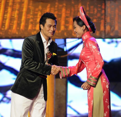 Việt Anh đoạt giải Mai Vàng ngay vai đầu đời - Ảnh 2.