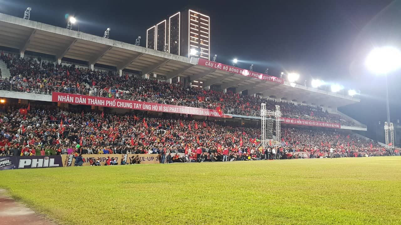 Biển người ra đường ăn mừng U22 Việt Nam vô địch SEA Games 30 - Ảnh 28.