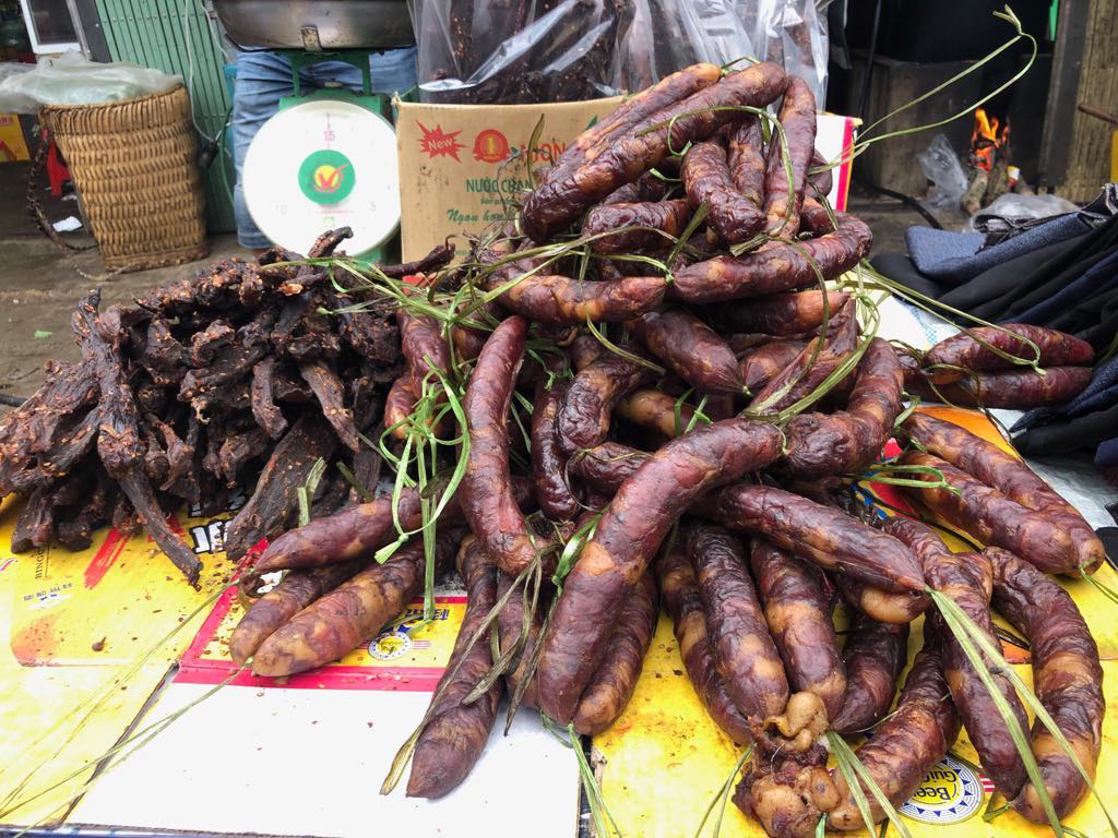 Đến Hà Giang khám phá vẻ đẹp đầy sắc màu của chợ phiên Đồng Văn - Ảnh 9.