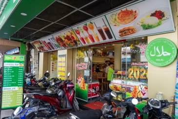 Khai trương Cửa hàng Satrafoods đầu tiên đạt chuẩn Halal - Ảnh 1.