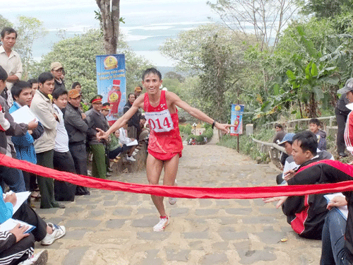 Chân chạy số 1 Việt Nam tranh tài Giải việt dã Chinh phục đỉnh Bà Rá 2020 - Ảnh 6.