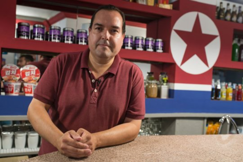Bên trong quán cà phê Triều Tiên duy nhất ở Tây Ban Nha - Ảnh 1.