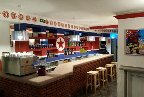 Bên trong quán cà phê Triều Tiên duy nhất ở Tây Ban Nha - Ảnh 3.