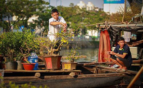 Ngược dòng mang xuân về TP HCM - Ảnh 4.