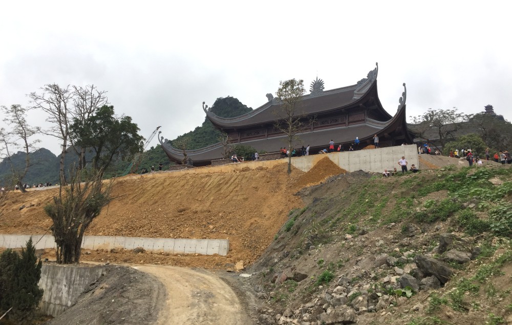 Cận cảnh ngôi chùa lớn nhất thế giới ở vịnh Hạ Long trên cạn - Ảnh 13.