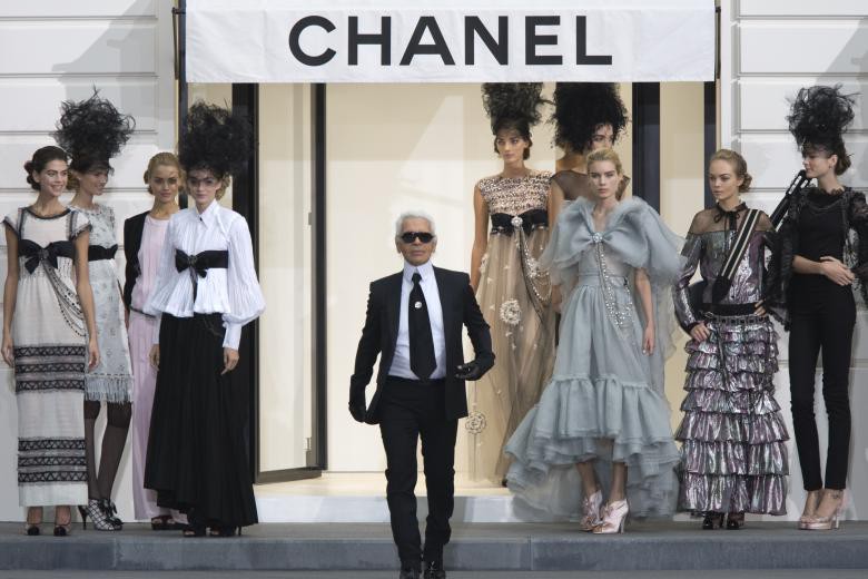 Những khoảnh khắc đáng nhớ của bố già thời trang Karl Lagerfeld - Ảnh 11.