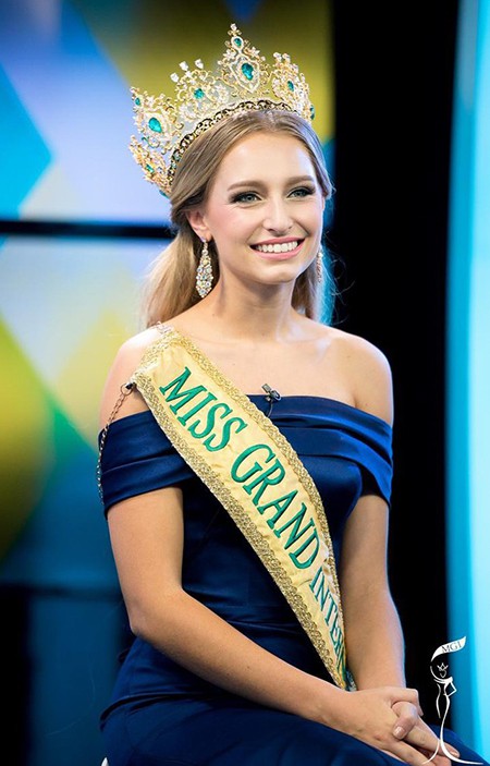 Hoa hậu Hòa bình Quốc tế 2015 bị truất ngôi - Ảnh 3.