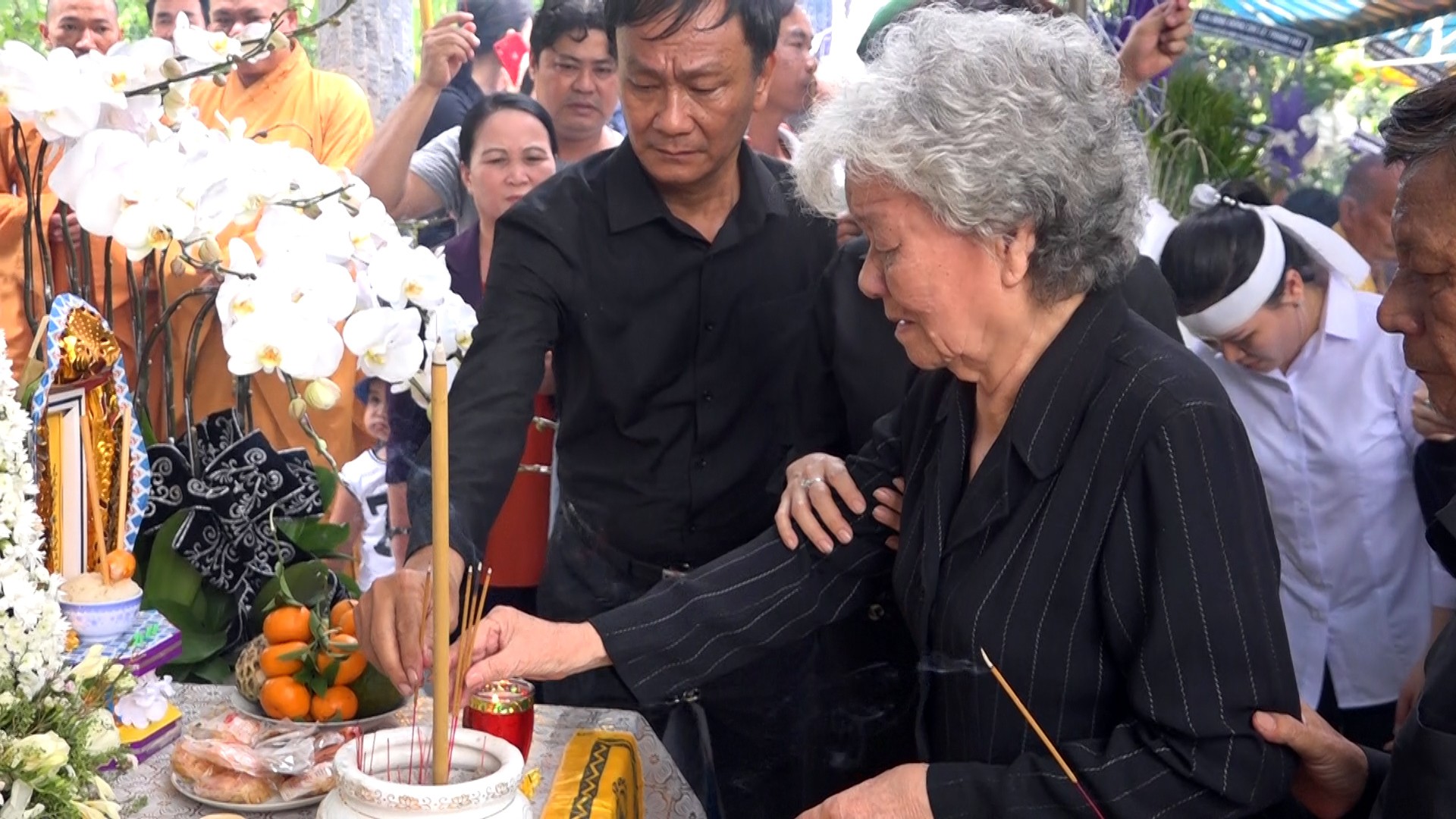 Phó Chủ tịch UBND TP HCM Nguyễn Thị Thu đã yên nghỉ nơi quê nhà - Ảnh 15.
