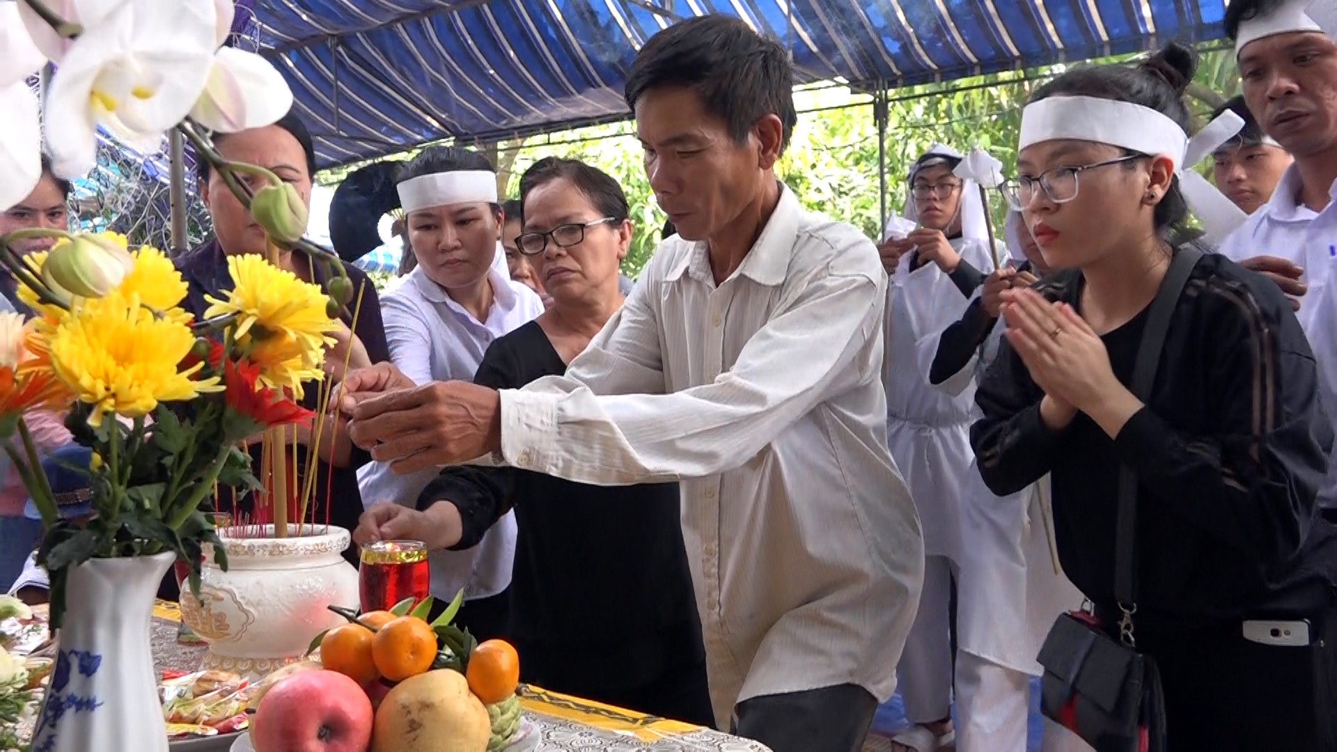 Phó Chủ tịch UBND TP HCM Nguyễn Thị Thu đã yên nghỉ nơi quê nhà - Ảnh 16.