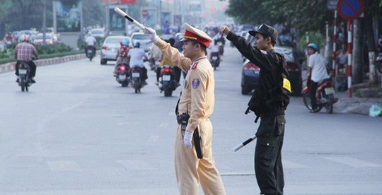 Sáng mai 26-2, cấm ôtô qua cầu Chương Dương phục vụ Thượng đỉnh Mỹ-Triều - Ảnh 1.