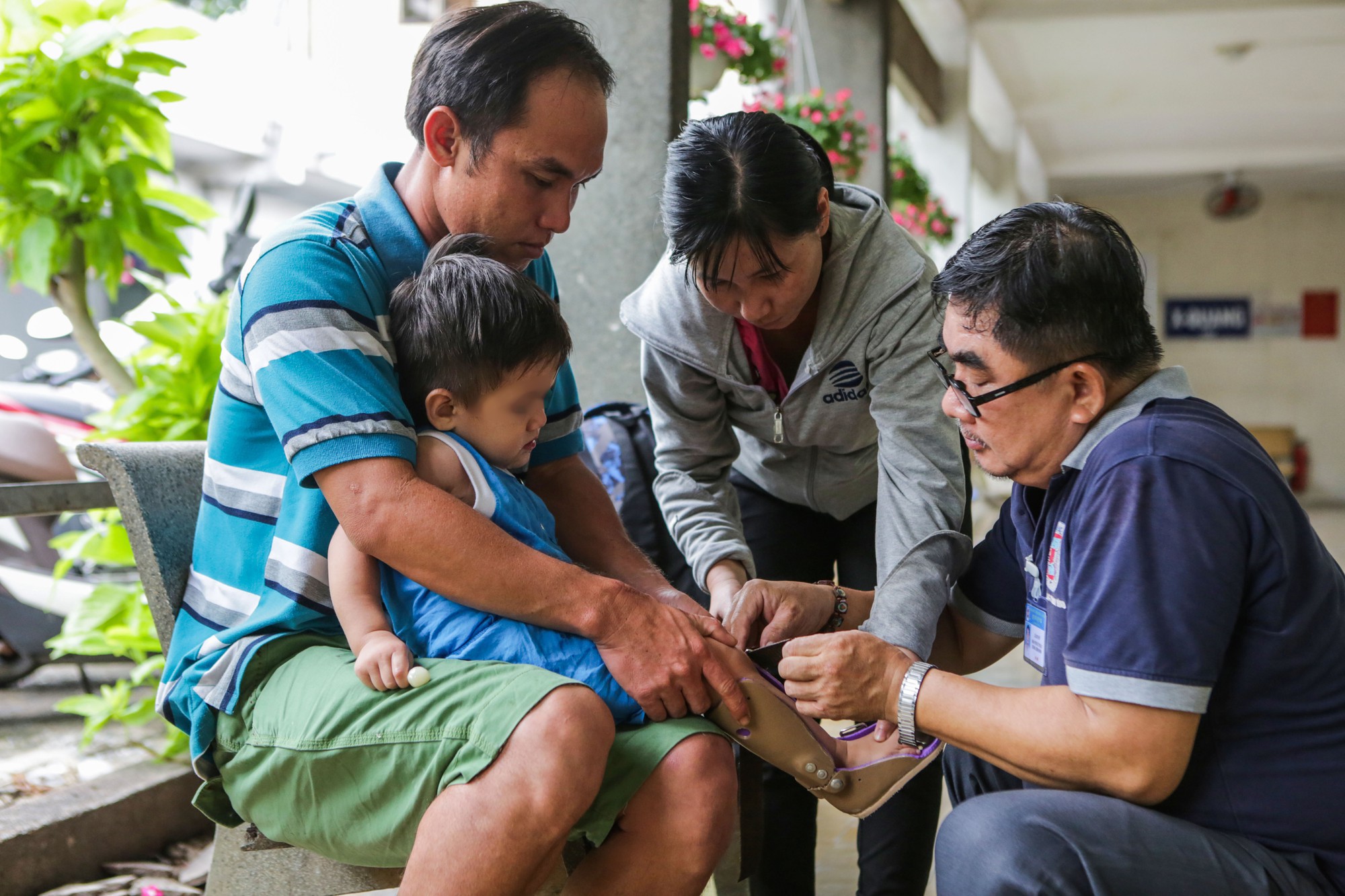 Căn phòng kỳ diệu, nơi người khuyết tật đứng lên lần nữa - Ảnh 9.