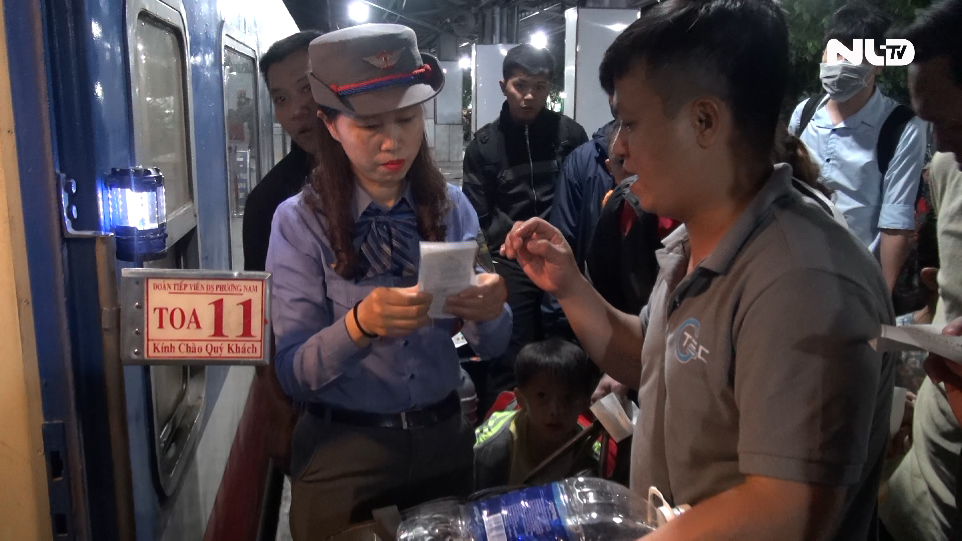 1.200 vé tàu Tết dành tặng công nhân khó khăn