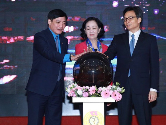 Tổng LĐLĐ Việt Nam chính thức khai trương hệ thống tư vấn pháp luật trực tuyến - Ảnh 1.