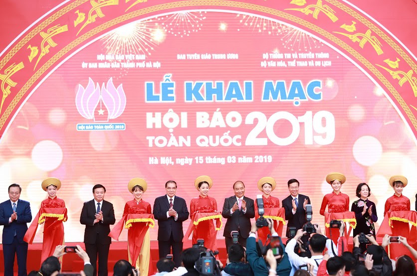 Thủ tướng đánh trống khai Hội Báo toàn quốc 2019 - Ảnh 5.