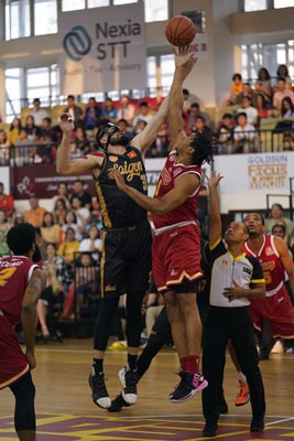 Saigon Heat phá dớp không thắng Singapore Slingers - Ảnh 1.