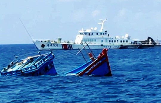 Yêu cầu Trung Quốc bồi thường thiệt hại cho ngư dân Việt Nam - Ảnh 1.