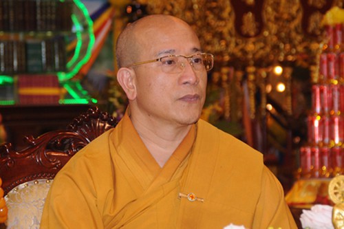 Vụ chùa Ba Vàng: Đại đức Thích Trúc Thái Minh hành lễ sám hối - Ảnh 1.