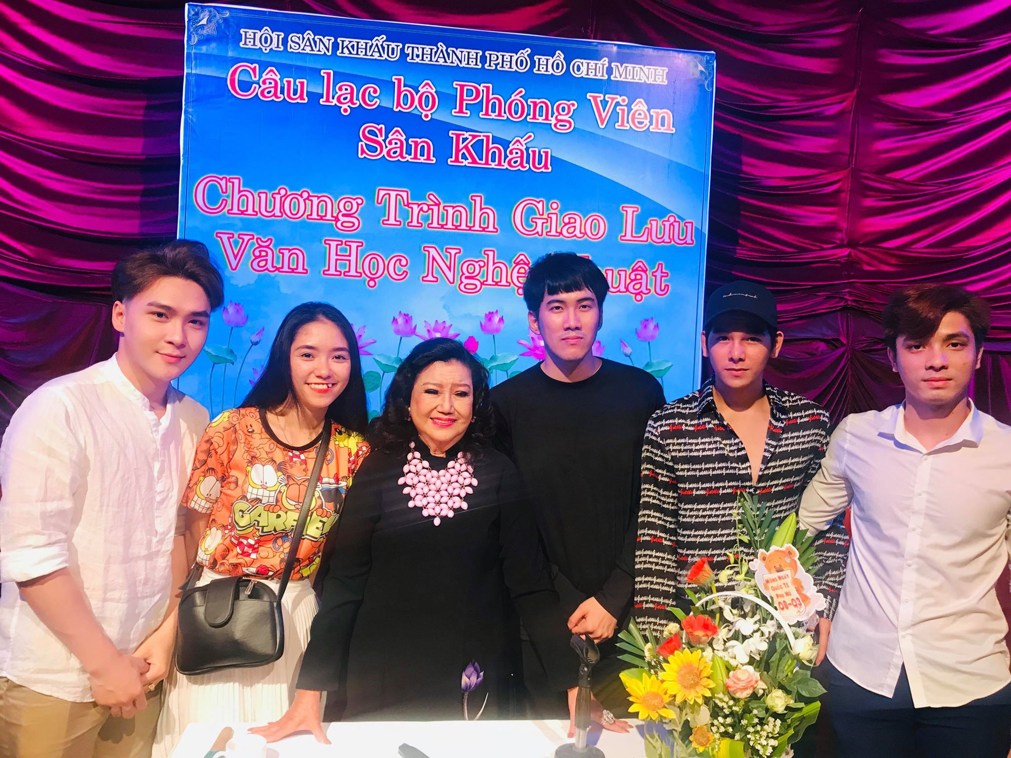 NSND Kim Cương: Không có vai chính, chỉ có nghệ sĩ dở - Ảnh 2. NSND Kim Cương: Không có vai chính, chỉ có nghệ sĩ dở - Ảnh 2.