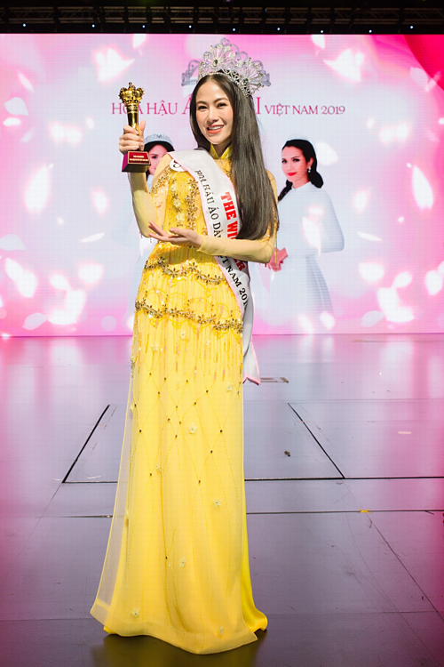 Mỹ nhân Sao Mai Tuyết Nga đăng quang Hoa hậu áo dài Việt Nam - Ảnh 1.