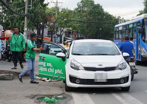 Kết nối chở khách qua ứng dụng là taxi - Ảnh 1.