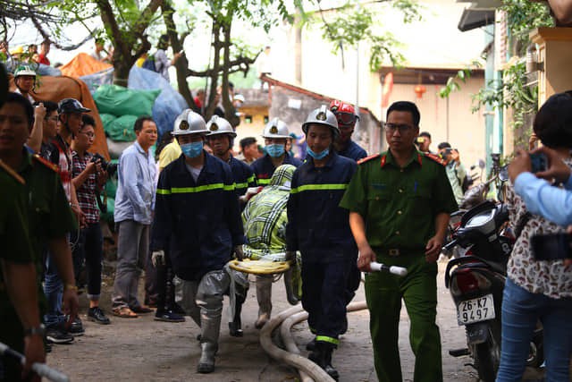 Cận cảnh hiện trường cháy nhà xưởng kinh hoàng, 8 người tử vong và mất tích - Ảnh 8.