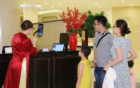Vinpearl ứng dụng công nghệ nhận diện gương mặt trong dịch vụ du lịch khách sạn tại Việt Nam - Ảnh 4.